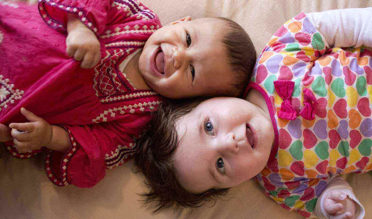 Un deuxième prénom pour bébé : oui ou non ?